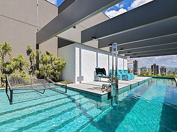 Em Perdizes , metr� a 100 metros